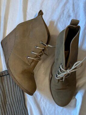 size 8 womens tan ankle boots winter fall eight shoes wedges wedge